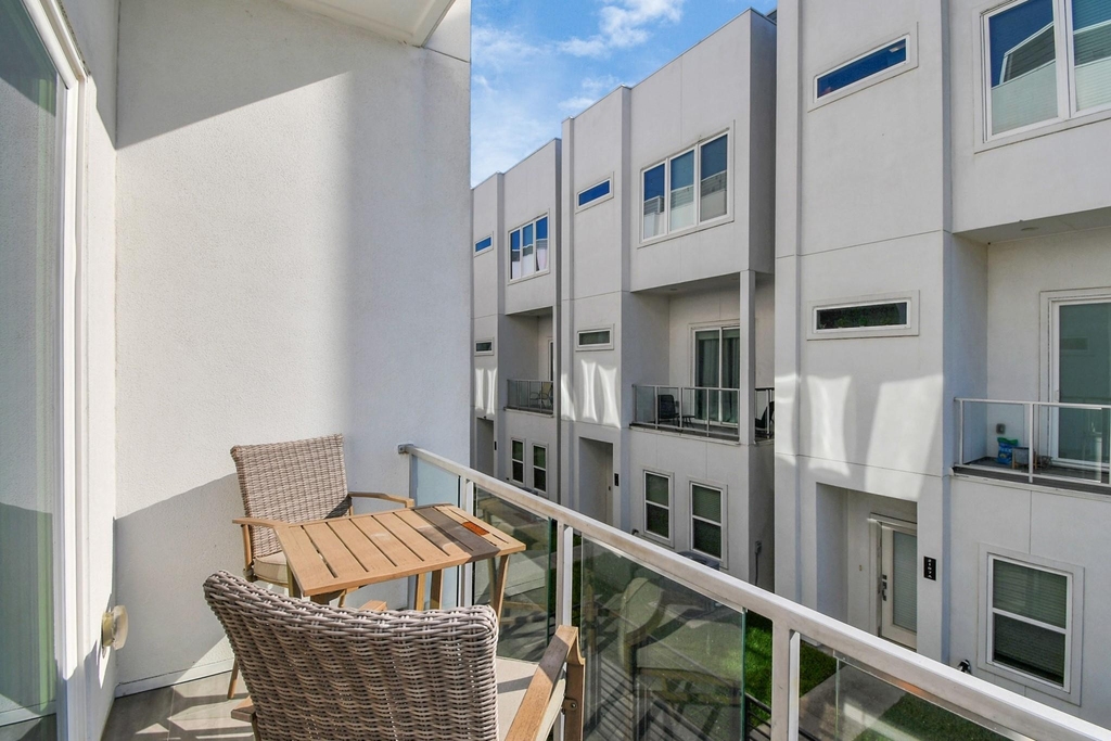 2105 Engelmohr Street - Photo 10