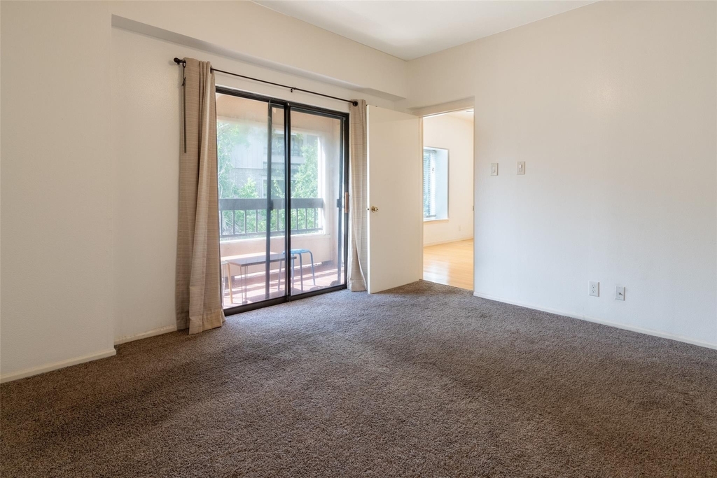 2209 S Braeswood Boulevard - Photo 15