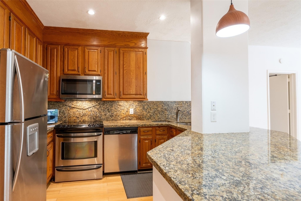 2209 S Braeswood Boulevard - Photo 2