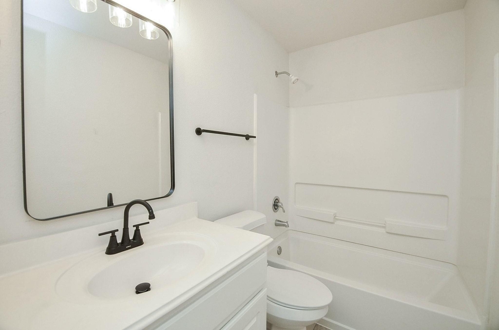 3906 Hollow Cove Lane - Photo 23