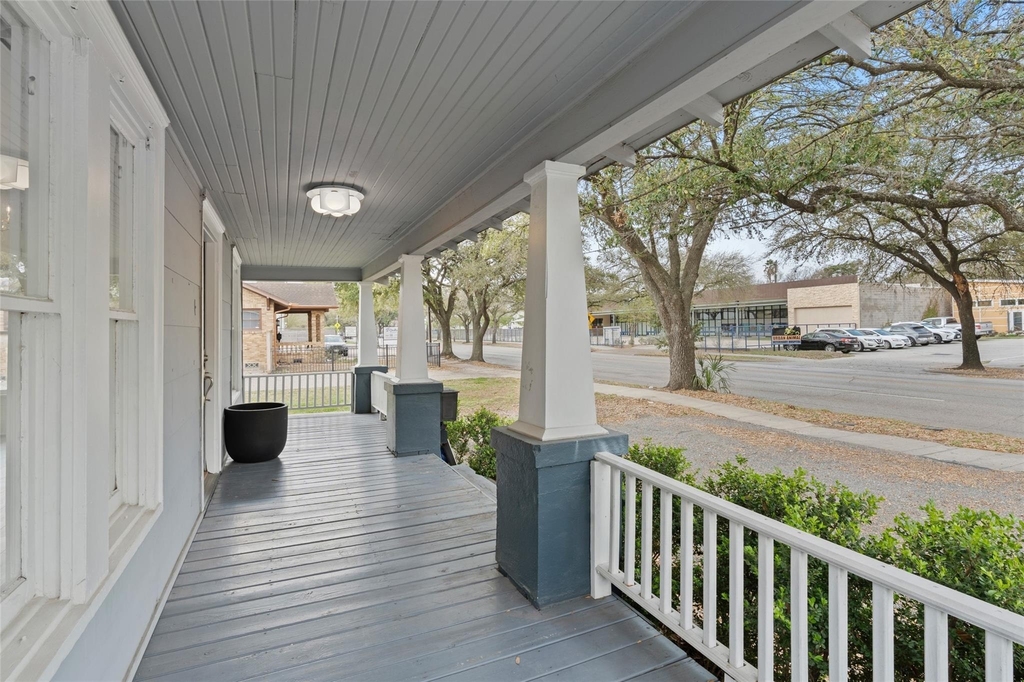 1330 Yale Street - Photo 8