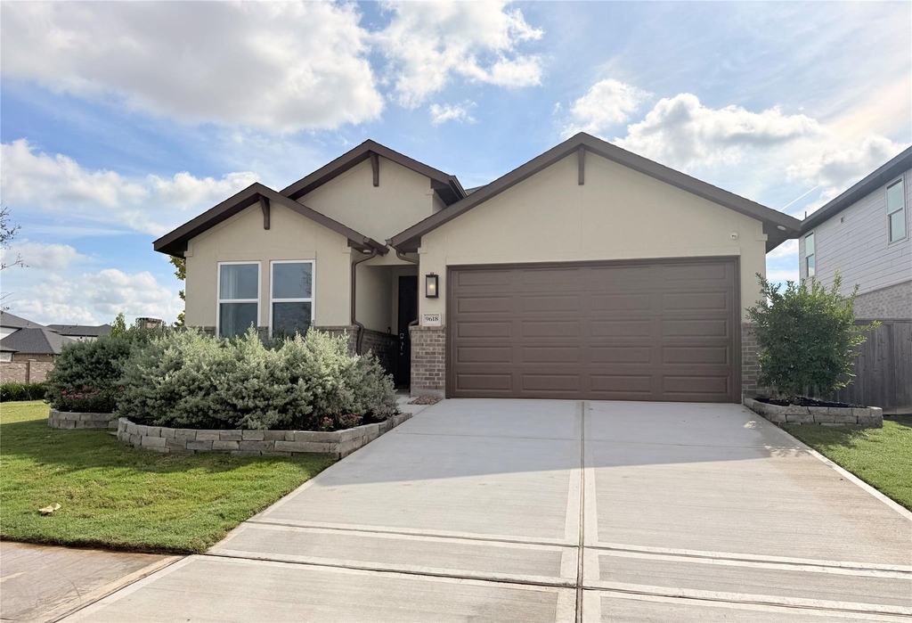 9618 Skyway Creek Drive - Photo 0