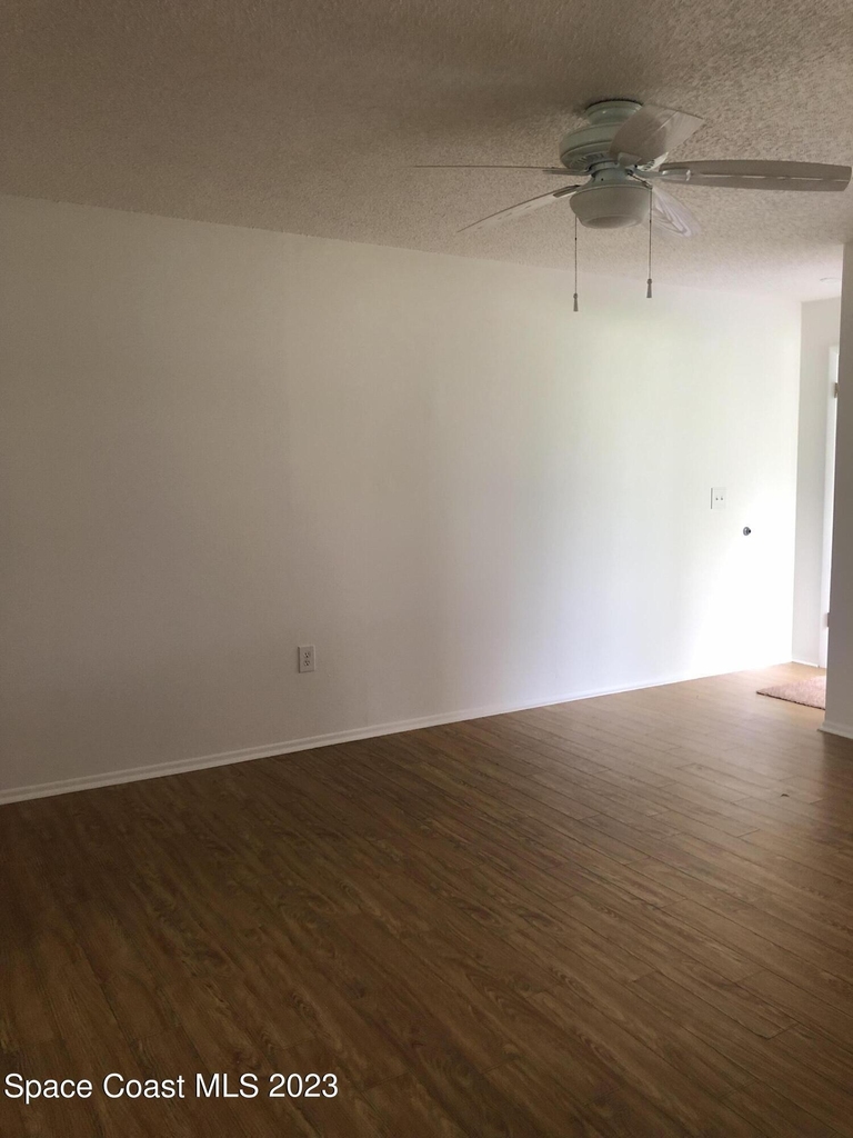 2046 Sea Avenue - Photo 4