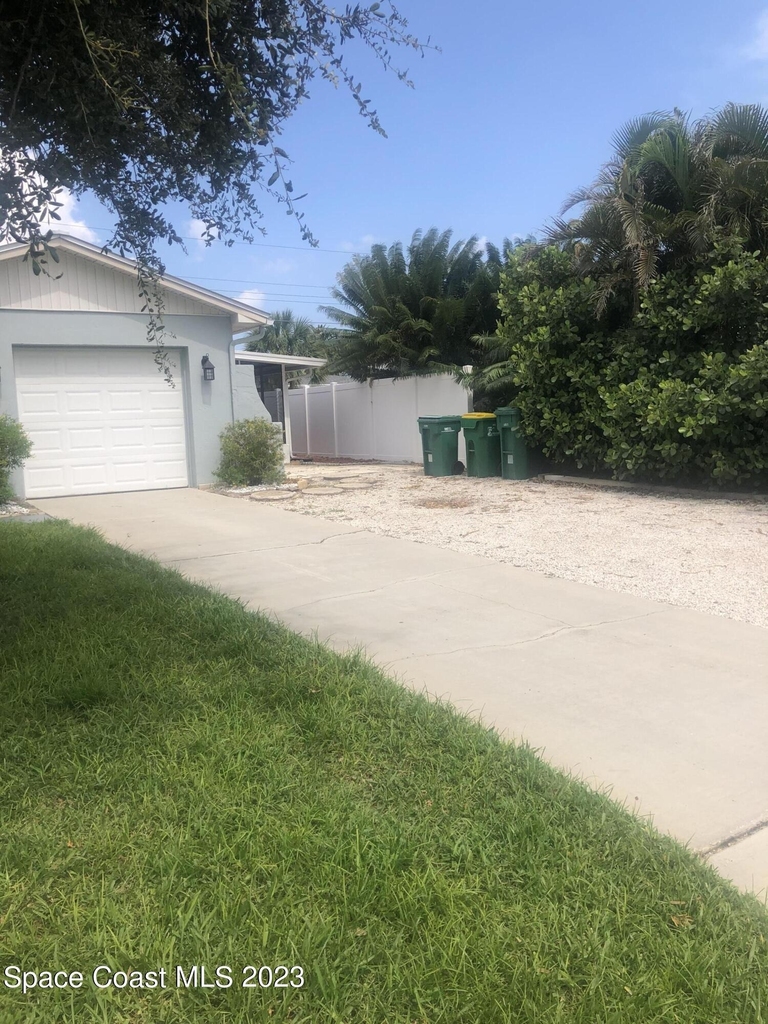 2046 Sea Avenue - Photo 18
