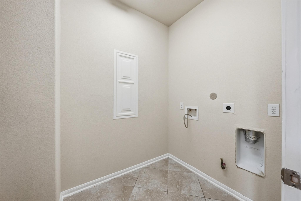 9422 Harmony Lake Lane - Photo 8
