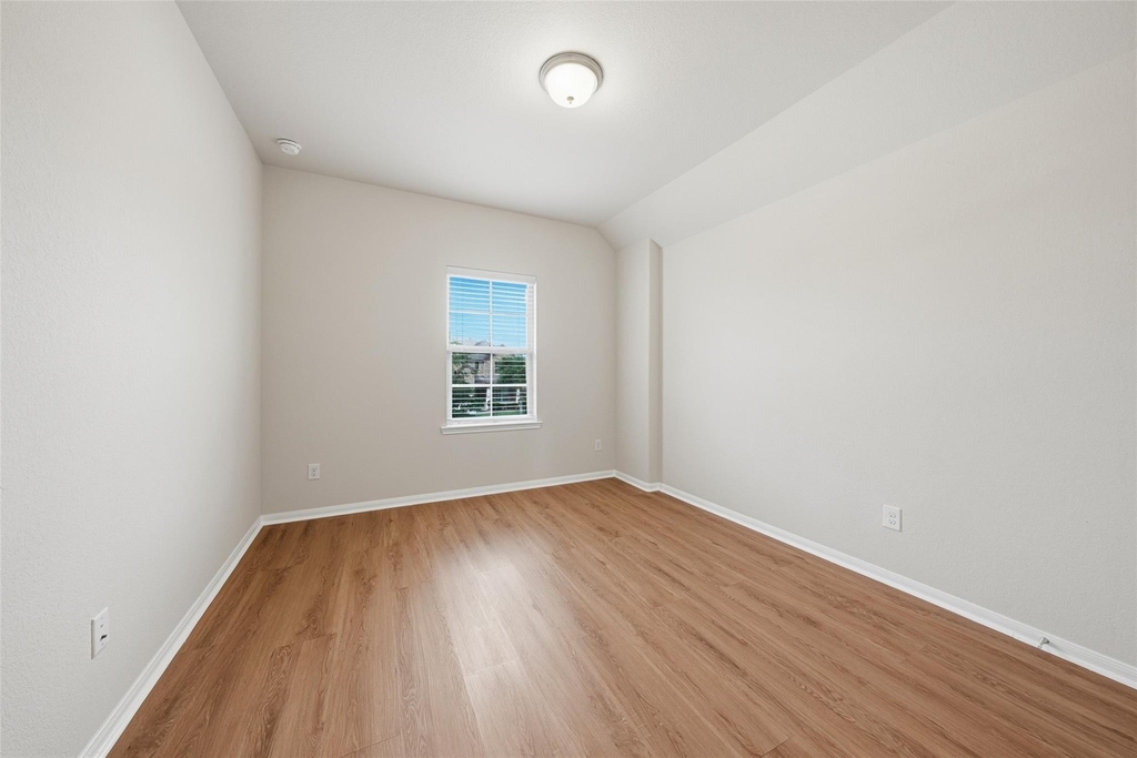 9422 Harmony Lake Lane - Photo 36