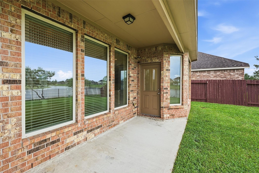 9422 Harmony Lake Lane - Photo 37