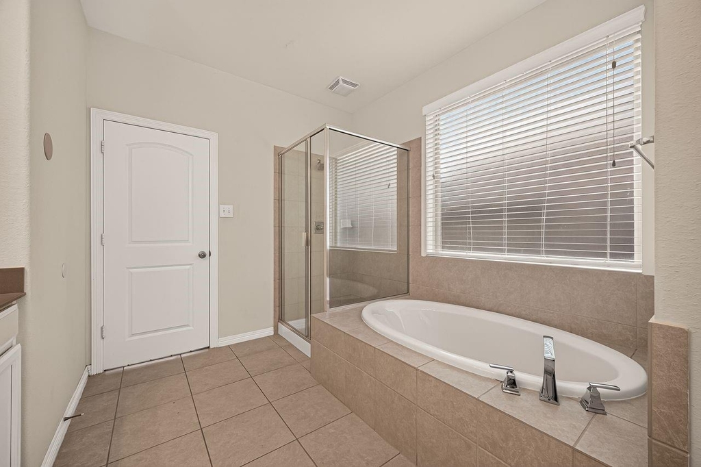 11202 Bluewater Lagoon Circle - Photo 6