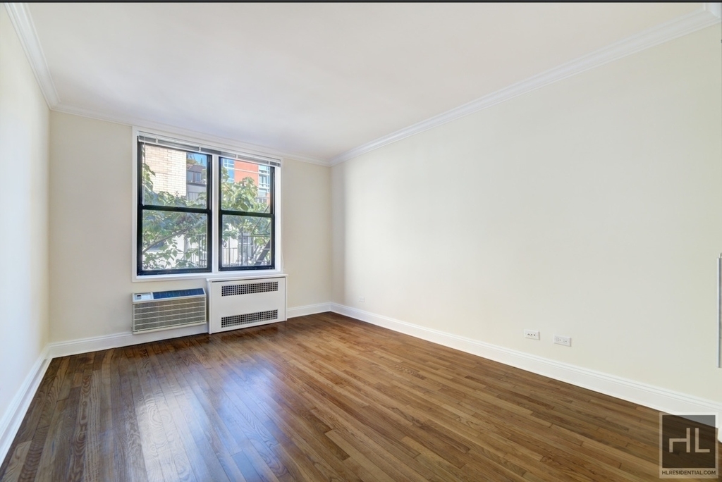 West 16 Street - Photo 0