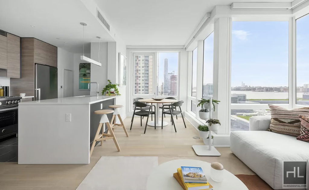 West 38th Street - Photo 3