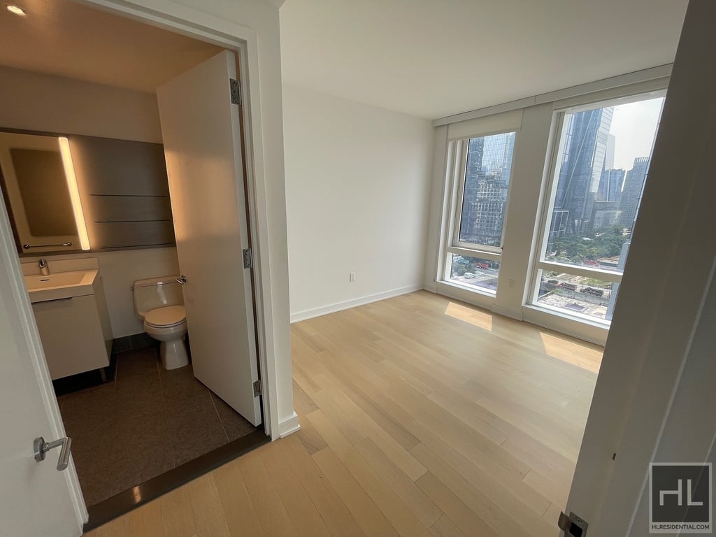 West 38th Street - Photo 0