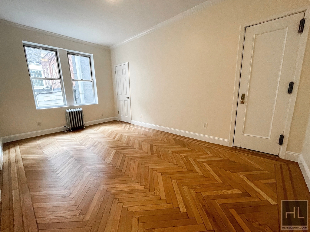 West 13 Street - Photo 1