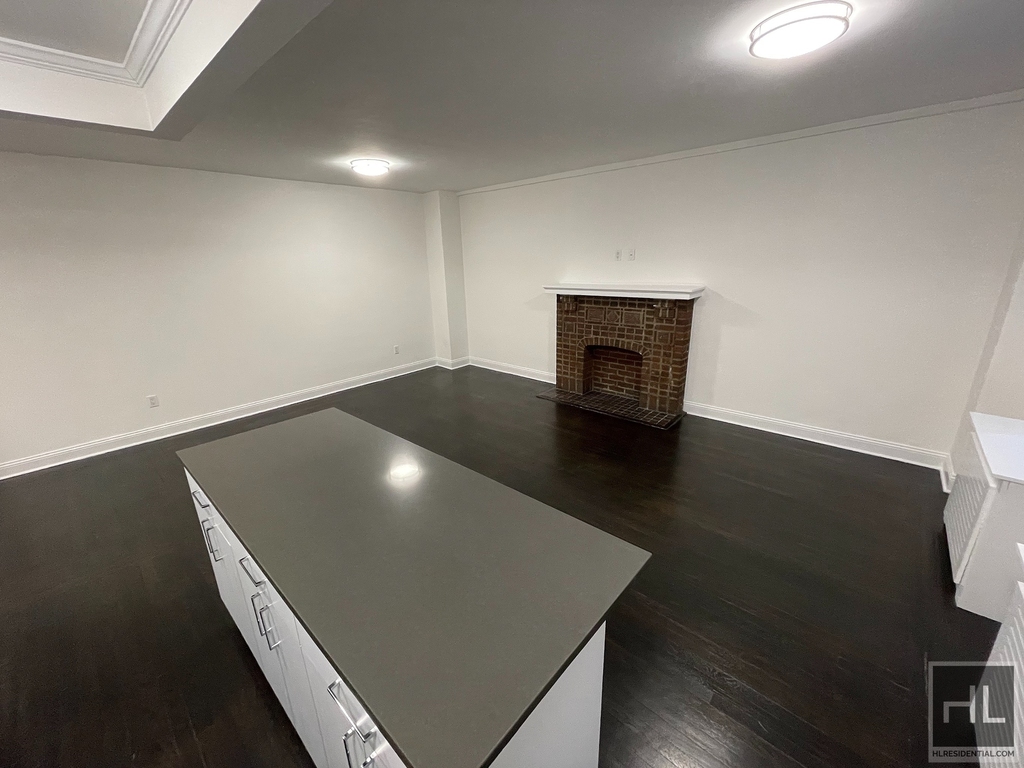 West 55 Street - Photo 1