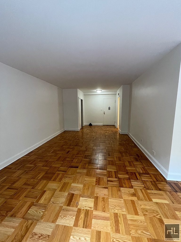 East 55 Street - Photo 6
