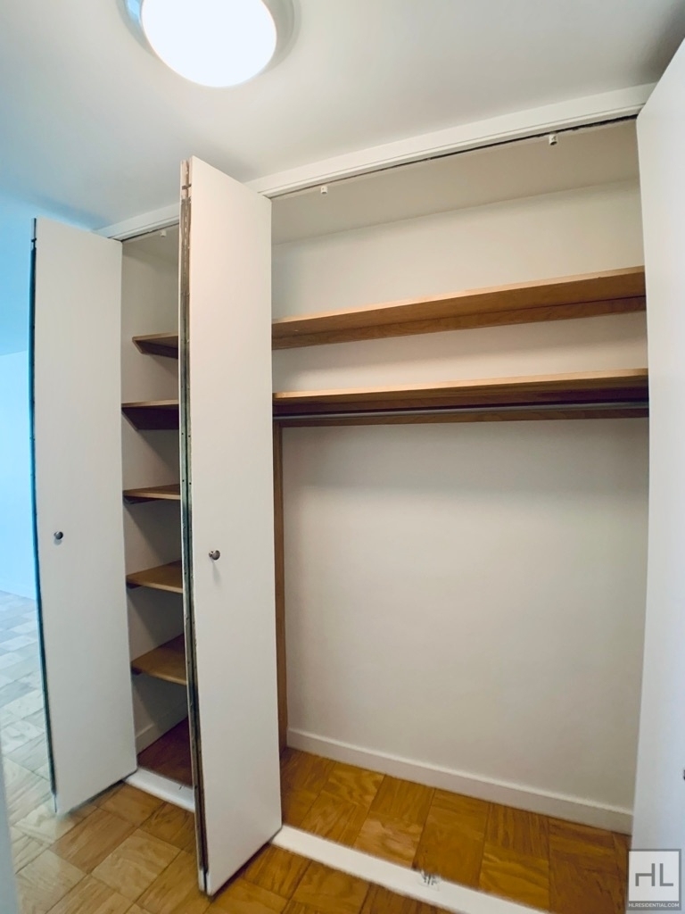 East 36 Street - Photo 5