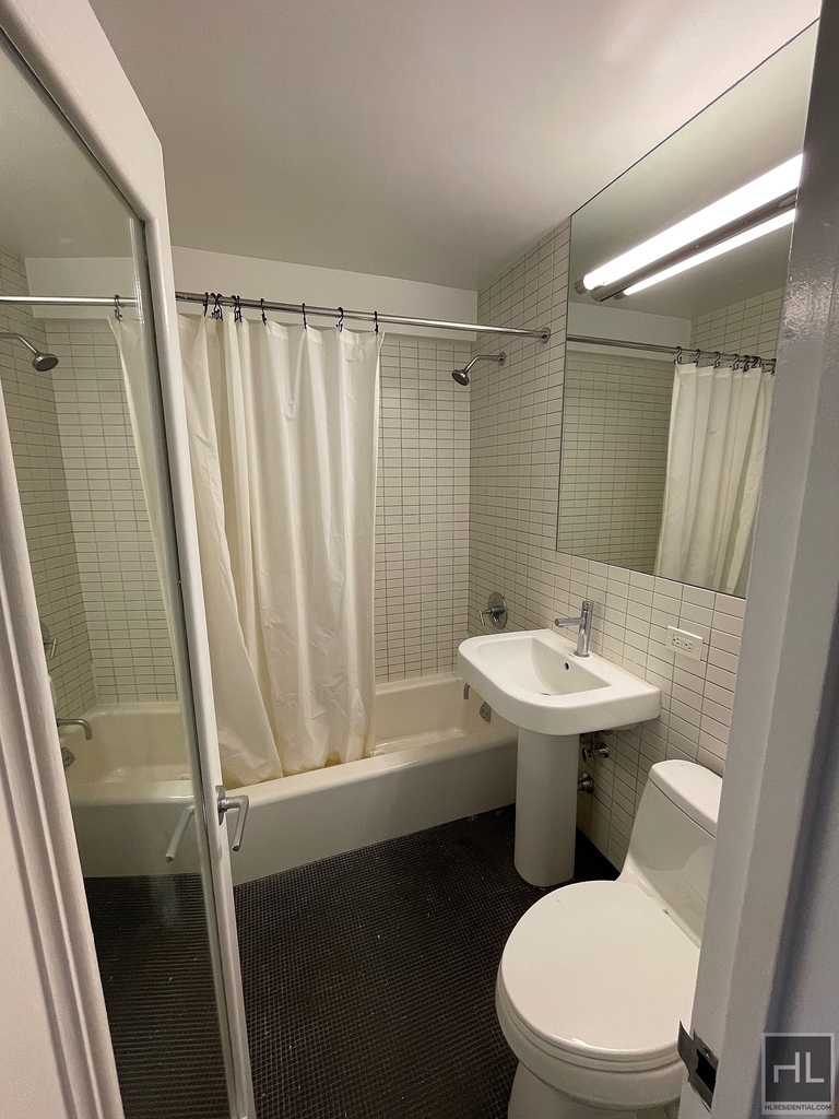 East 39th Street - Photo 7