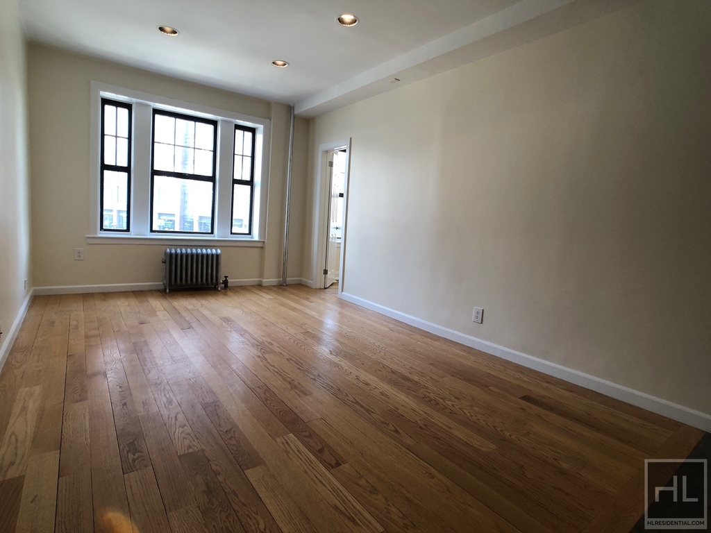 West 11th Street - Photo 2