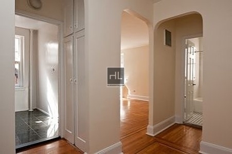 Jane St - Photo 1