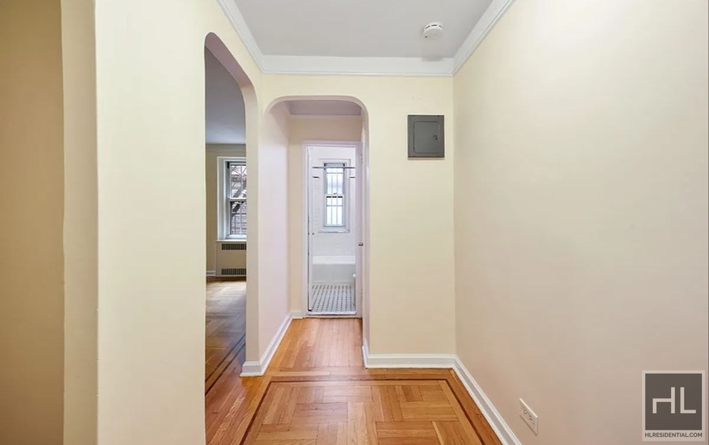 Jane St - Photo 2