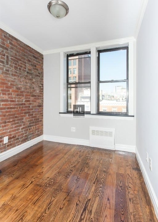 West 14 Street - Photo 3