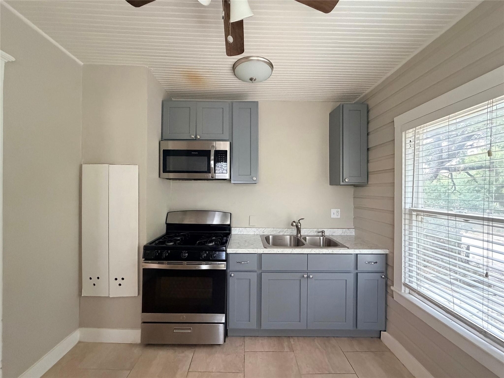 4219 Lamar Street - Photo 8