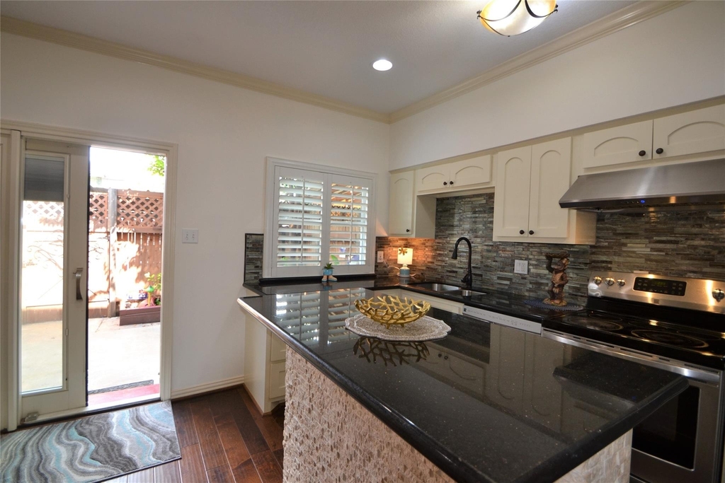 830 Threadneedle Street - Photo 17