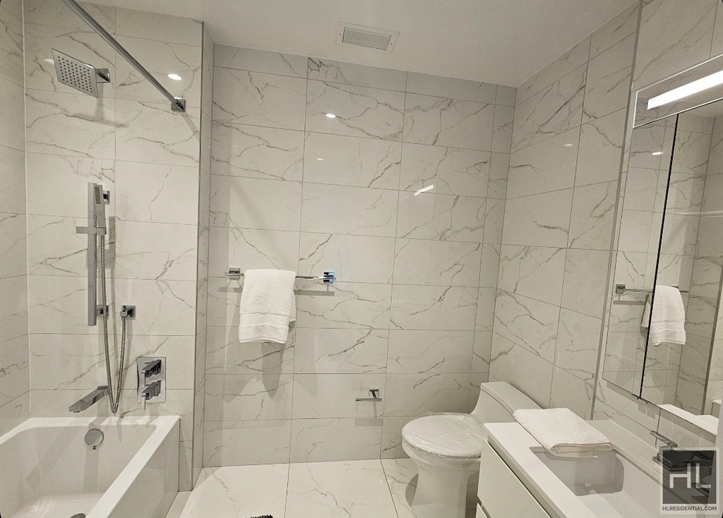 East 44th Street - Photo 3