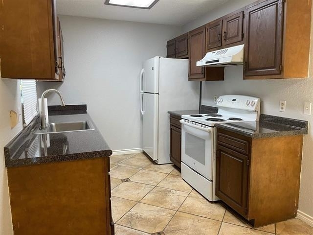 4950 Avie Lane - Photo 2