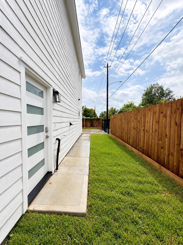 7502 Laura Koppe Road - Photo 1