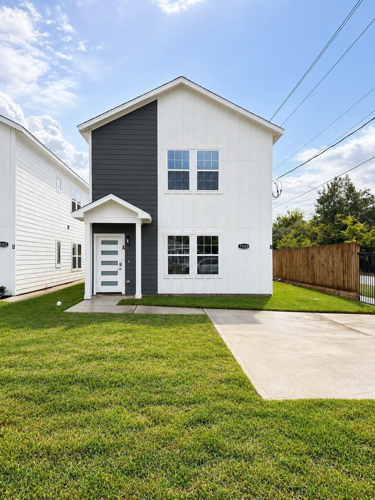 7502 Laura Koppe Road - Photo 0