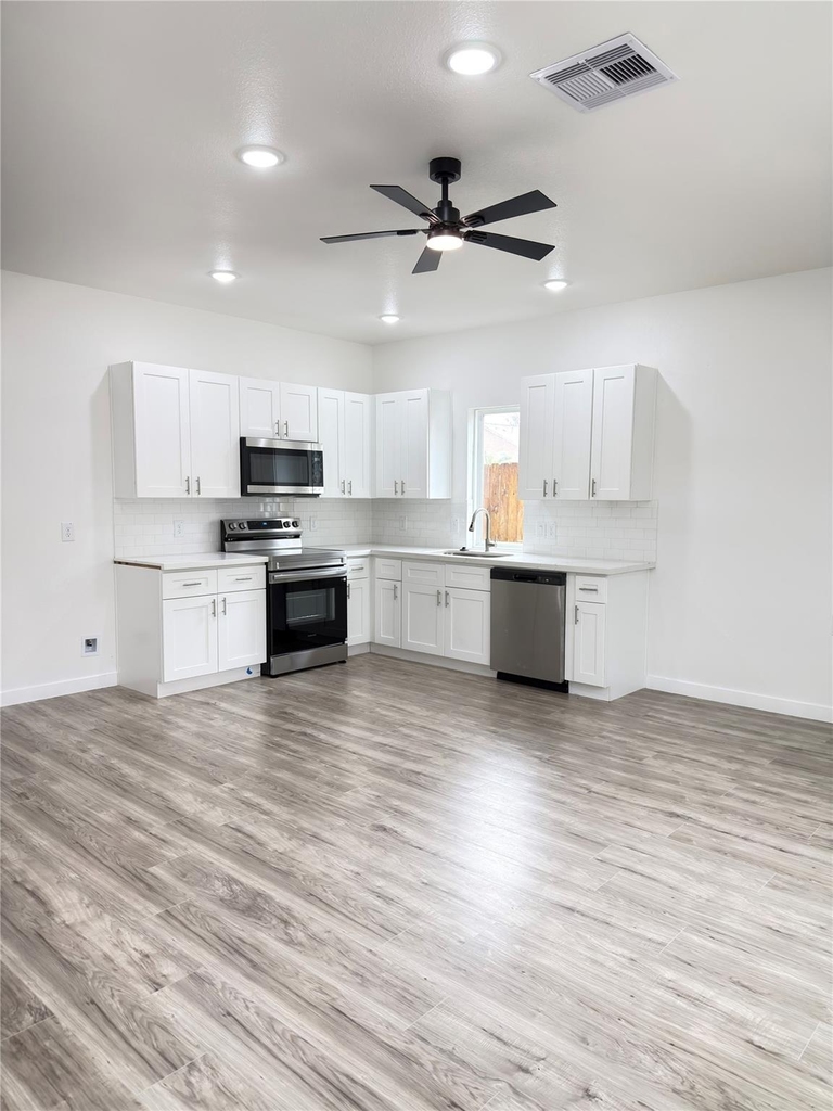 7502 Laura Koppe Road - Photo 3