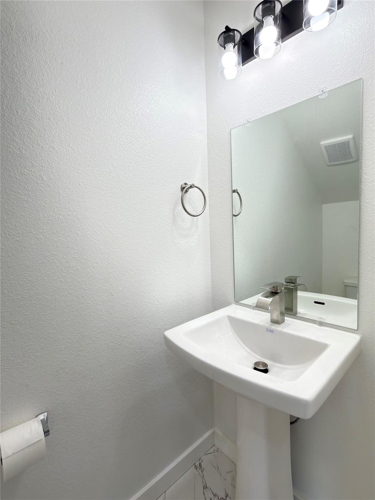 7502 Laura Koppe Road - Photo 7