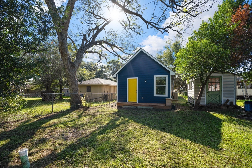 306 Foster Street - Photo 22