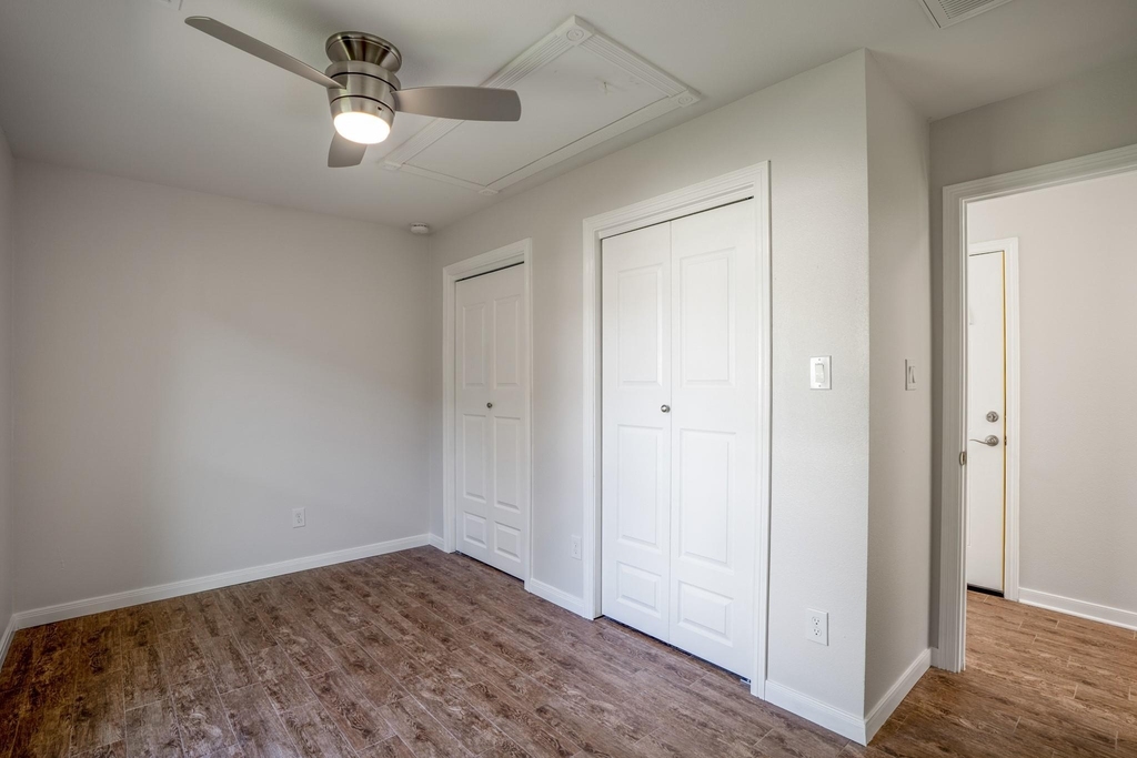 306 Foster Street - Photo 16