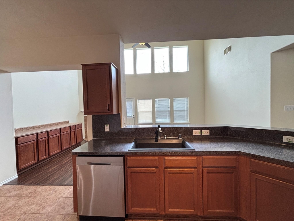 2810 Harte Court - Photo 9