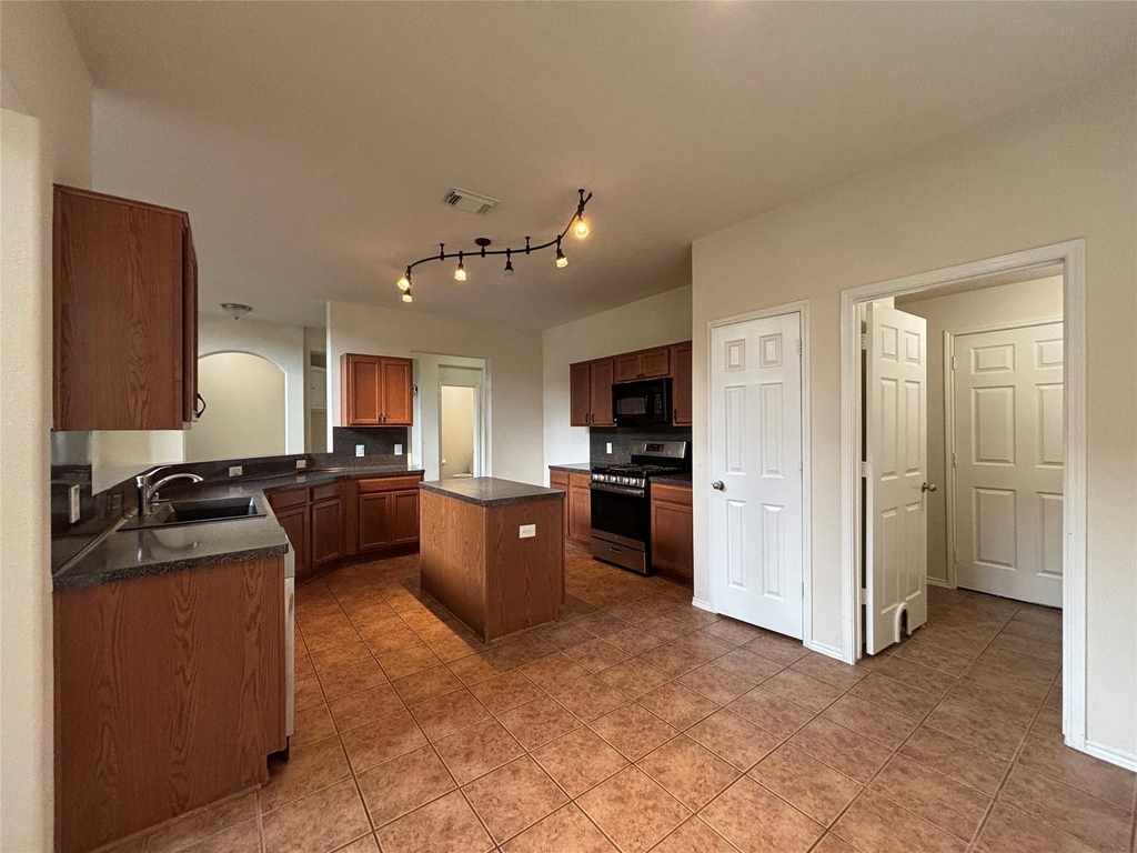 2810 Harte Court - Photo 7