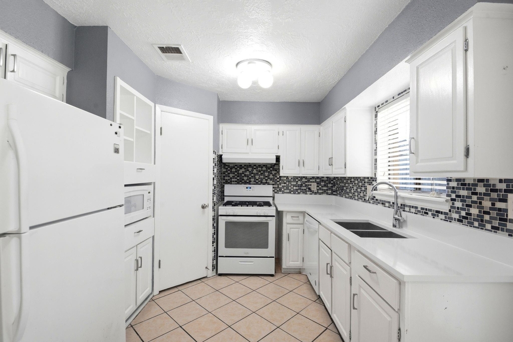 11418 Hendon Lane - Photo 10