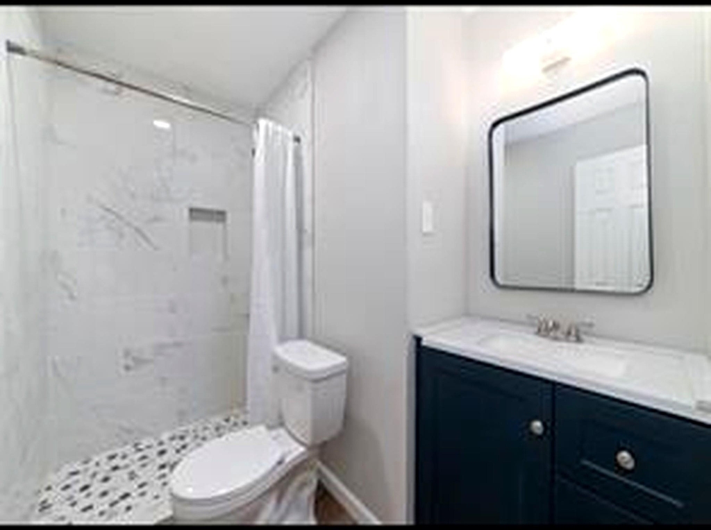 800 E Adoue Street - Photo 5