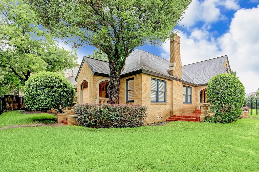 1903 W Walker Street - Photo 30