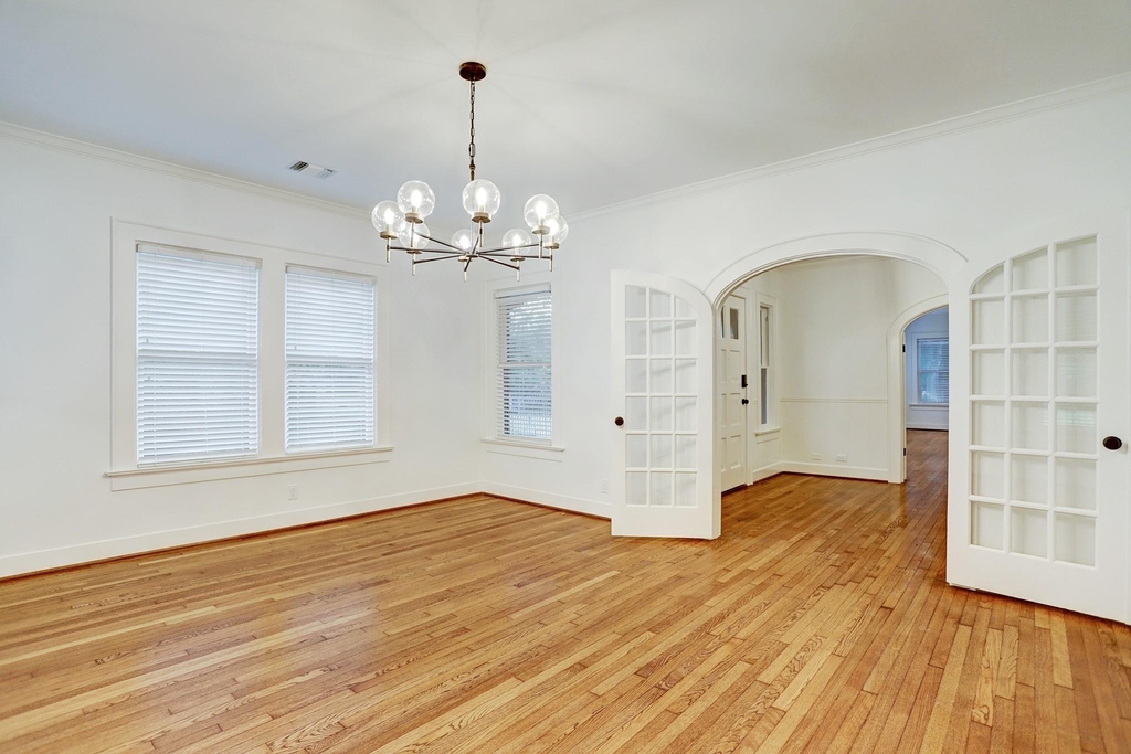 1903 W Walker Street - Photo 11
