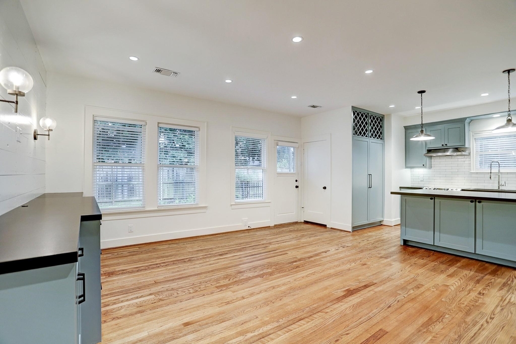 1903 W Walker Street - Photo 18