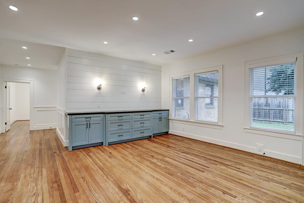 1903 W Walker Street - Photo 17