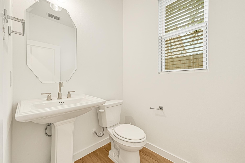 3225 Dennis Street - Photo 9