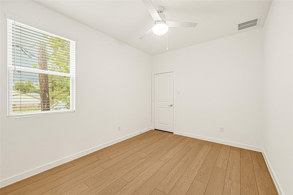 3225 Dennis Street - Photo 12
