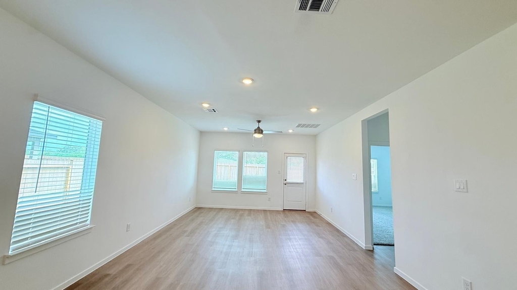 7702 Smooth Valley Court - Photo 2