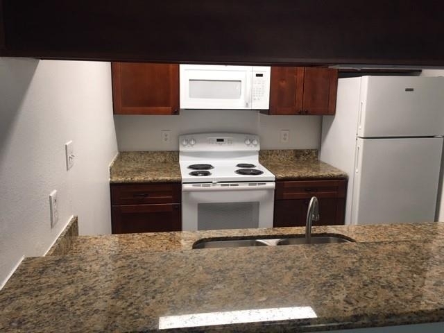 7114 N Holiday - Photo 4