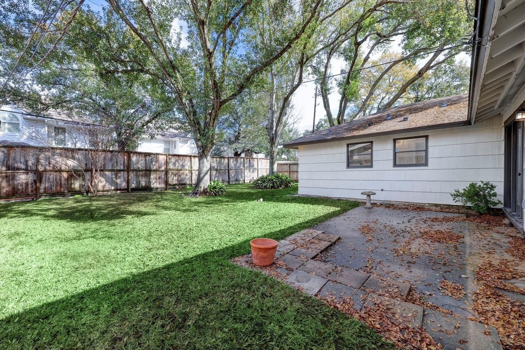 5530 Lincrest Lane - Photo 14