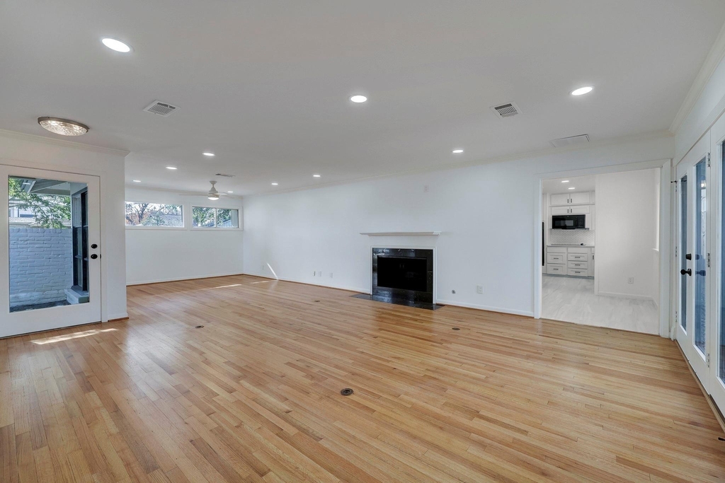 5530 Lincrest Lane - Photo 2