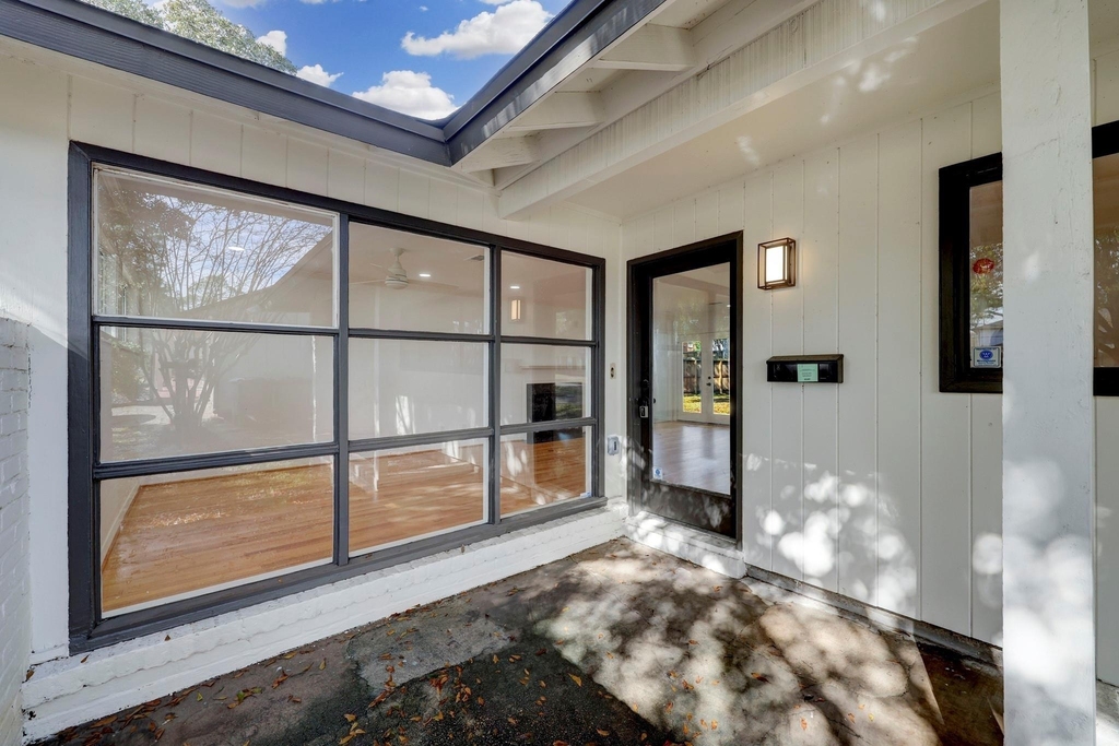 5530 Lincrest Lane - Photo 1
