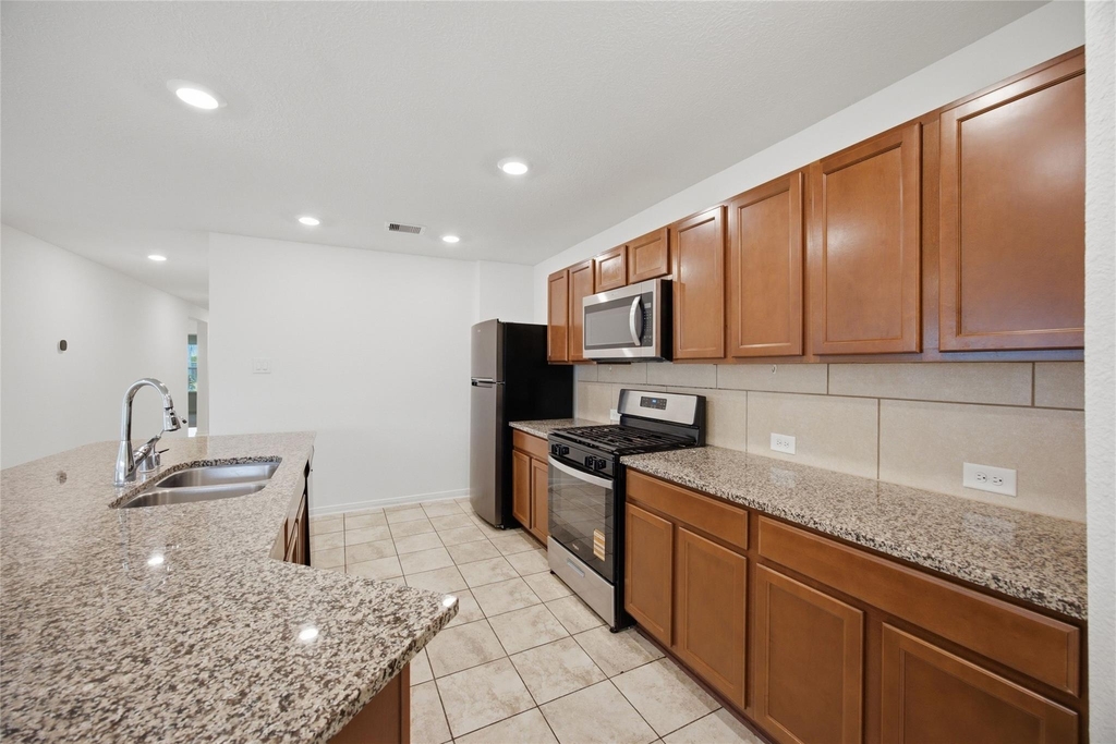 16511 Chill Brook Dr - Photo 18